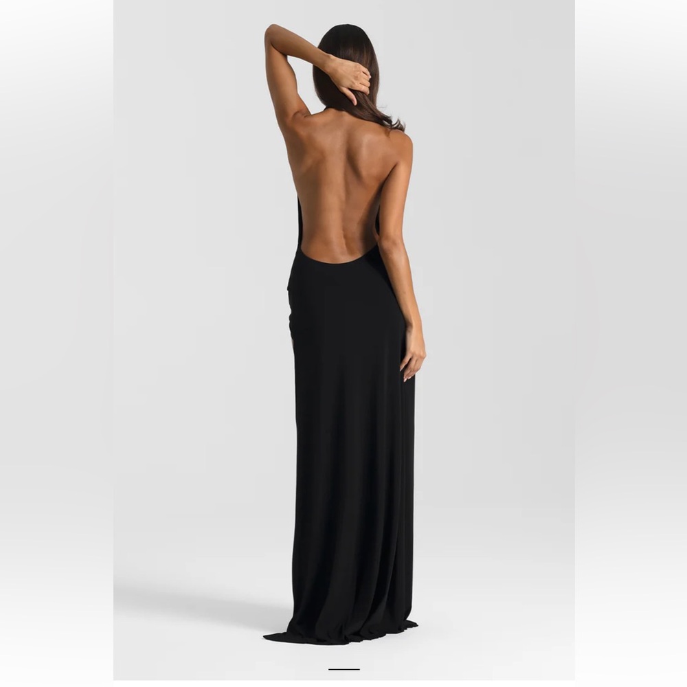 Minimalist Black Backless Maxi Dress - Women - Picture 2 of 3